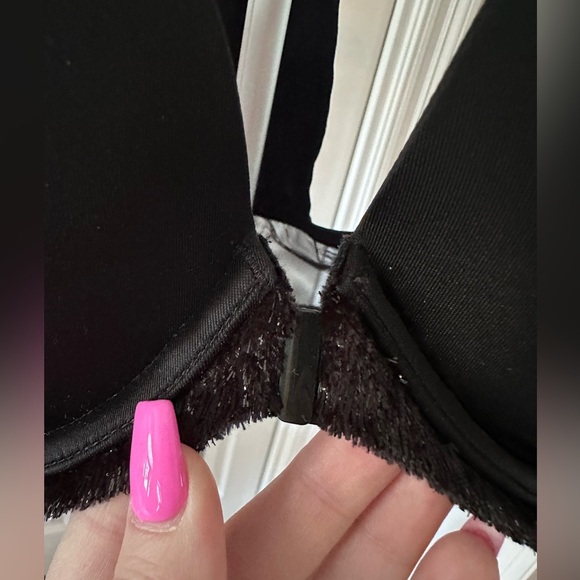 Victoria's Secret Very Sexy Black Lace Trim Jeweled Razor Back Bra 34 E (DD) - Picture 3 of 6